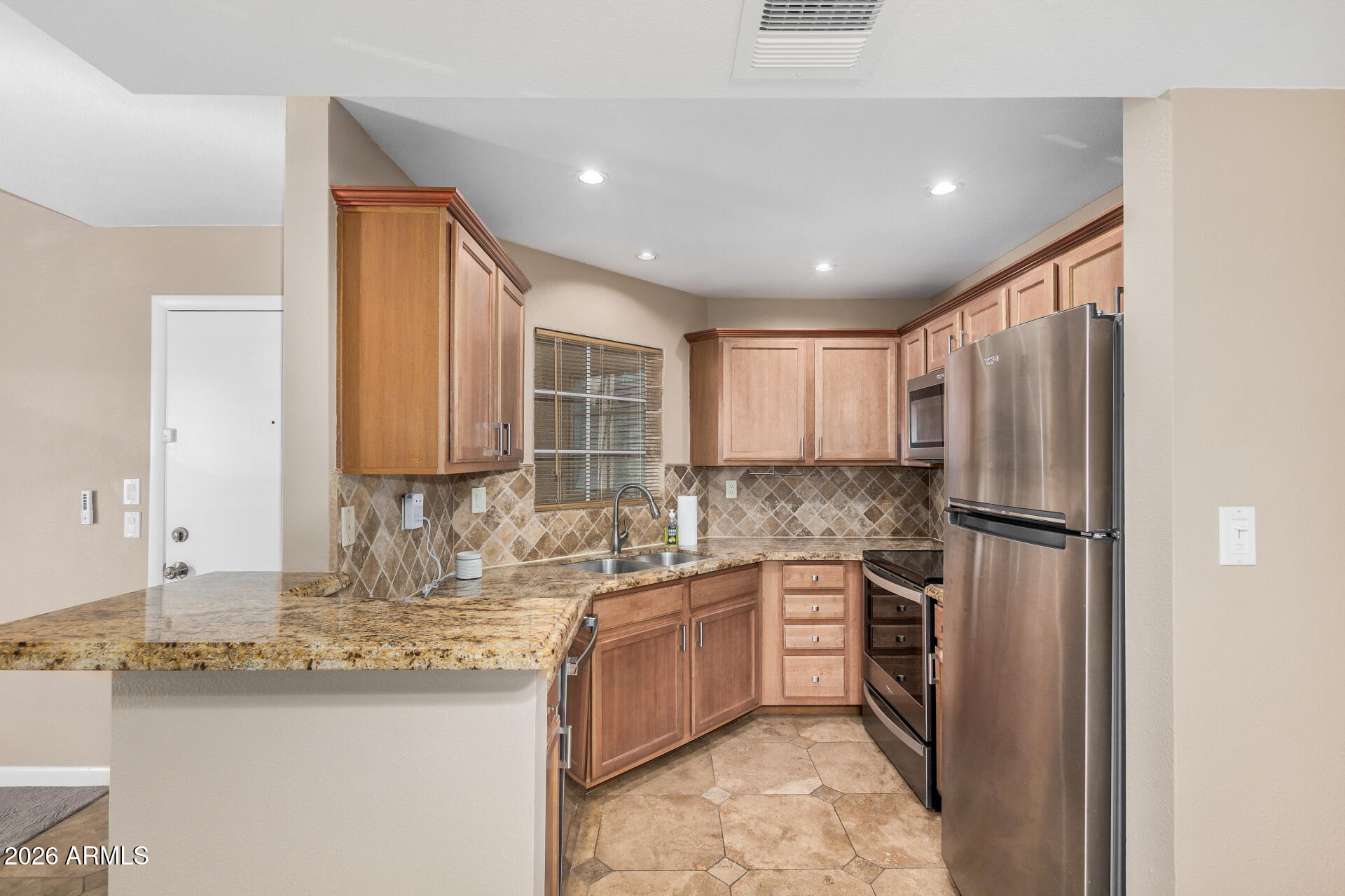 3845 East Greenway Road, Unit 211 Phoenix, AZ 85032 - Photo 9 of 31 08 - Greenway