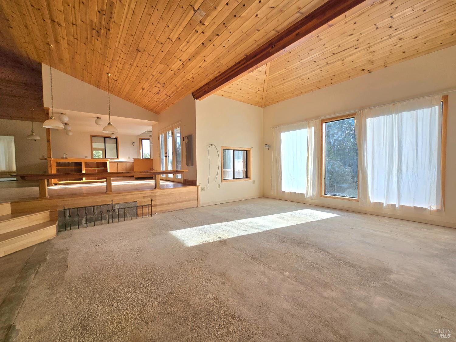 36955 Eureka Stagecoach Road Willits, CA 95490 - Photo 17 of 46 a view of an empty room