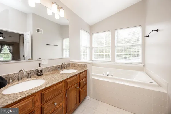 $725,000 | 8 Balmoral Drive, Chadds Ford, PA 19317