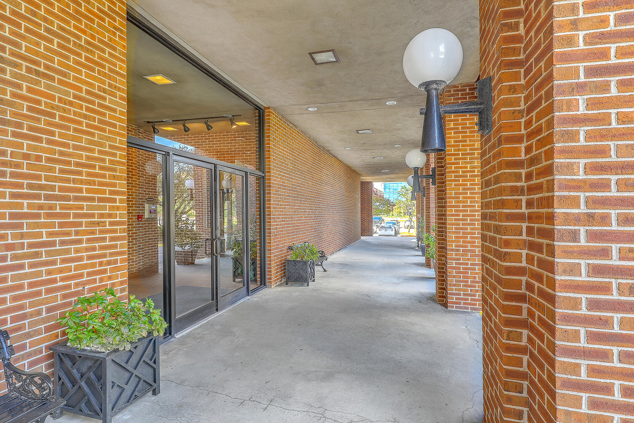 14 Lockwood Drive, Unit 7ABG Charleston, SC 29401 - Photo 1 of 43 1R3A8726_27_28_29_30_31_32