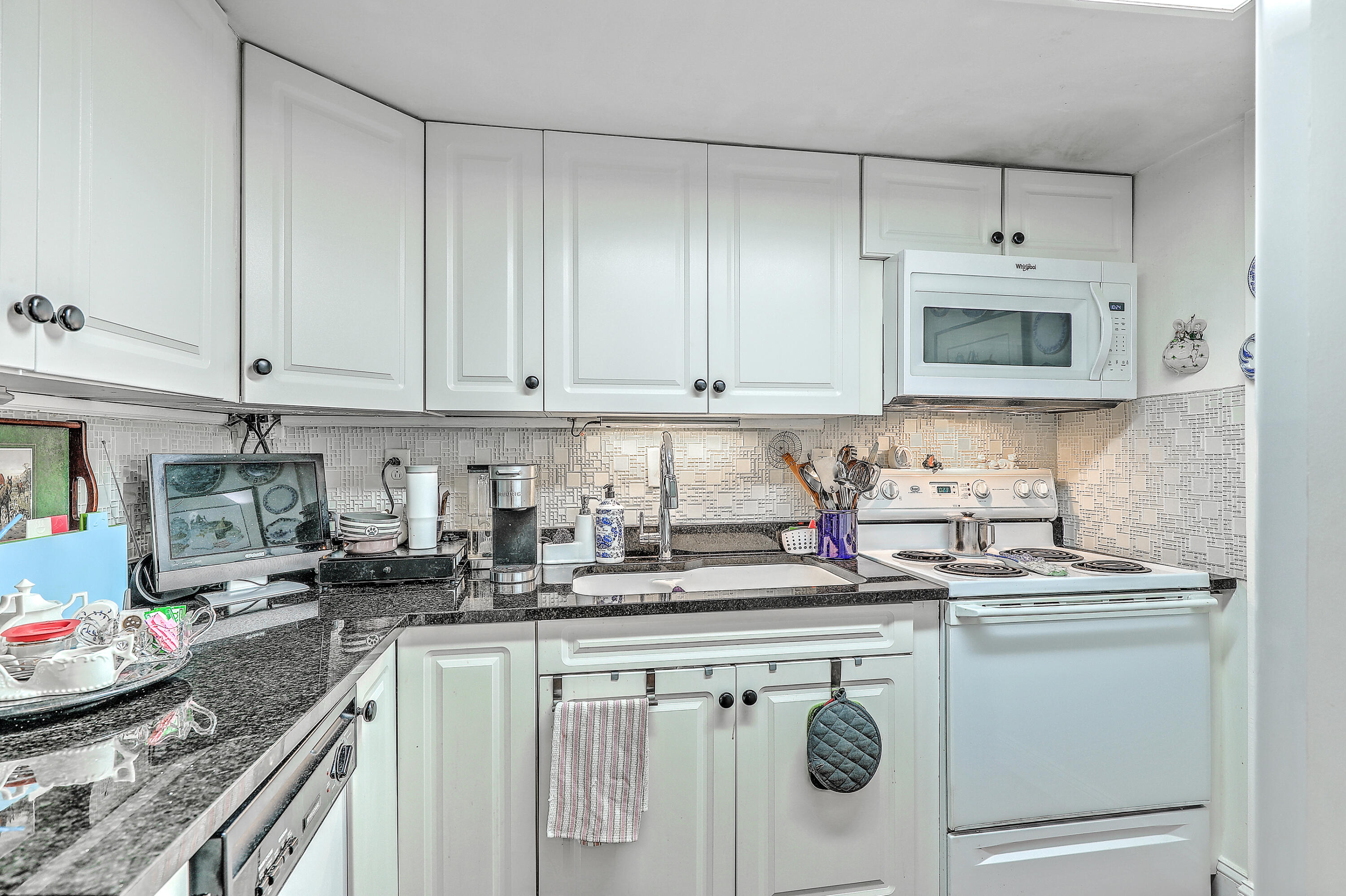 14 Lockwood Drive, Unit 7ABG Charleston, SC 29401 - Photo 29 of 43 0W7A0311_2_3_4_5_6_7