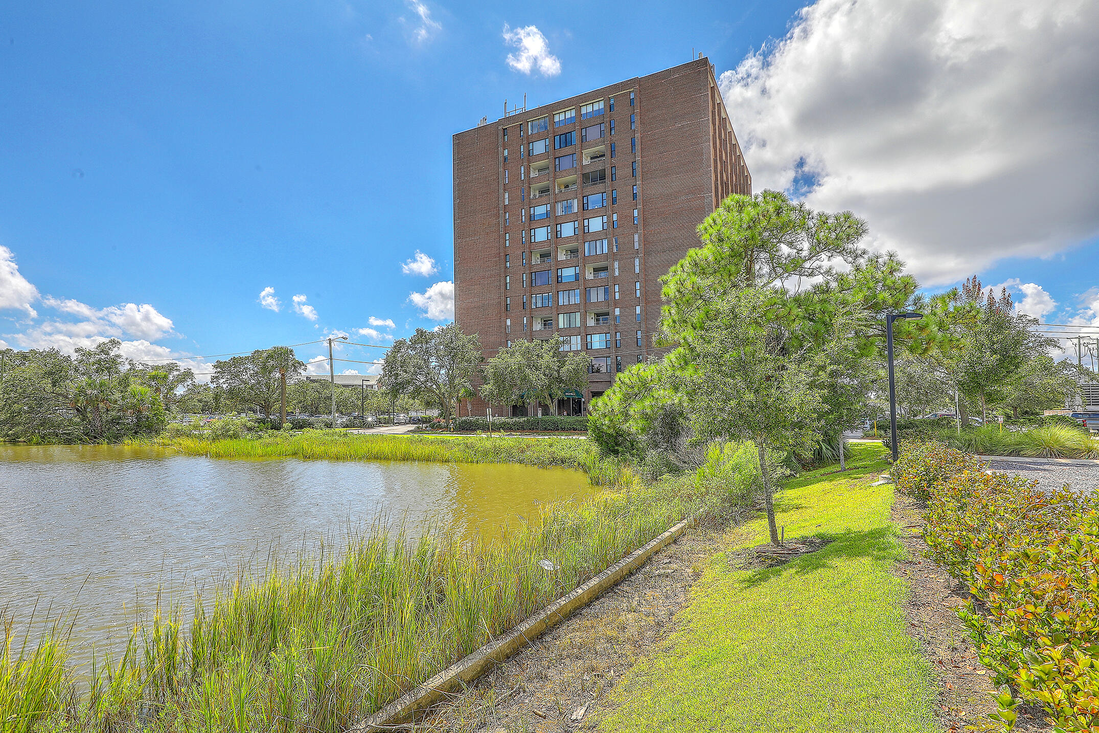 14 Lockwood Drive, Unit 7ABG Charleston, SC 29401 - Photo 3 of 43 1R3A8530_1_2_3_4_5_6