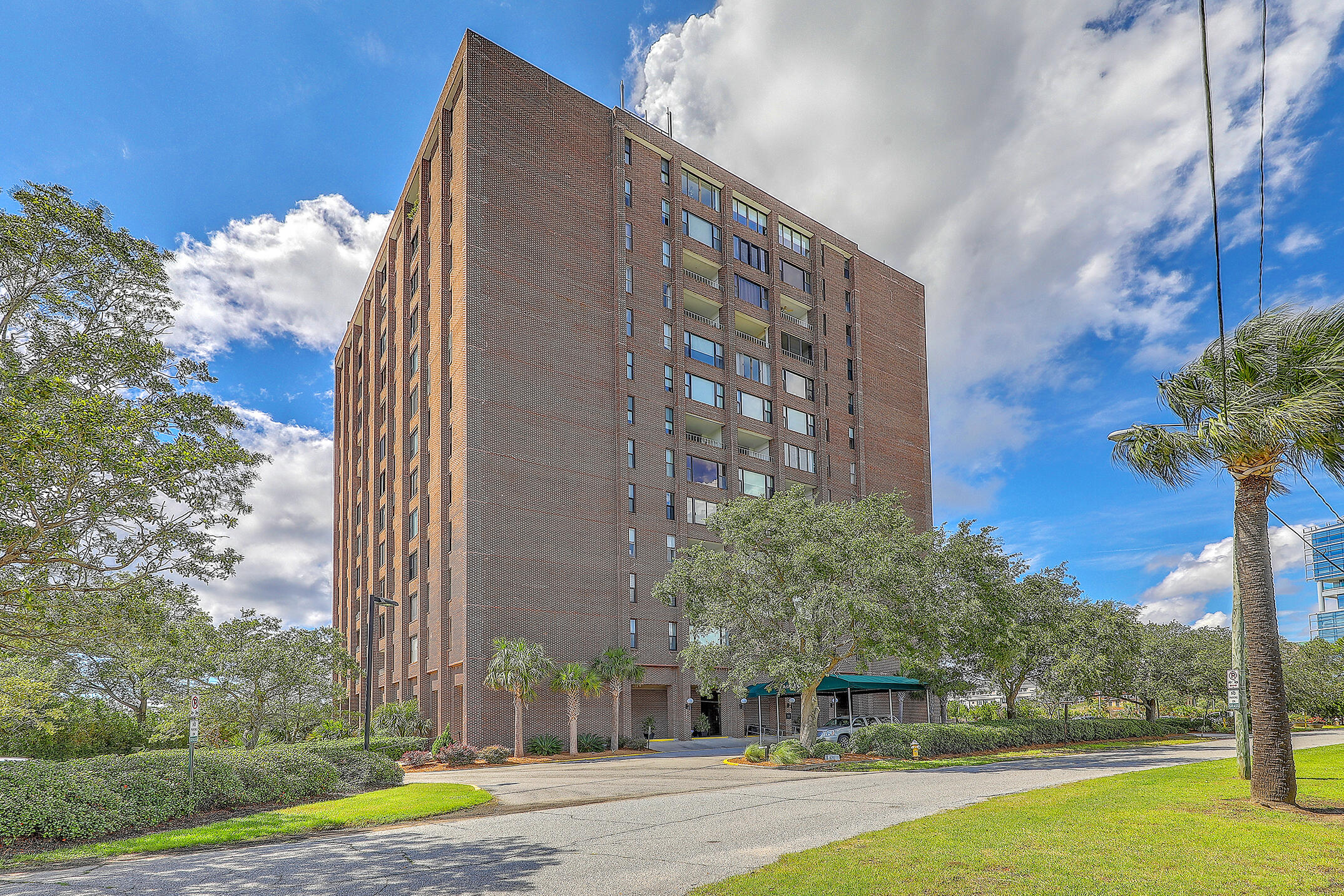 14 Lockwood Drive, Unit 7ABG Charleston, SC 29401 - Photo 4 of 43 1R3A8551_2_3_4_5_6_7