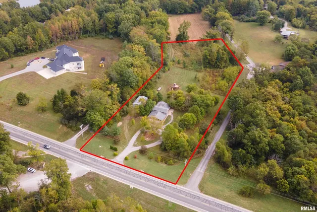 $299,900 | 1591 North Reed Station Road, Carbondale, IL 62901