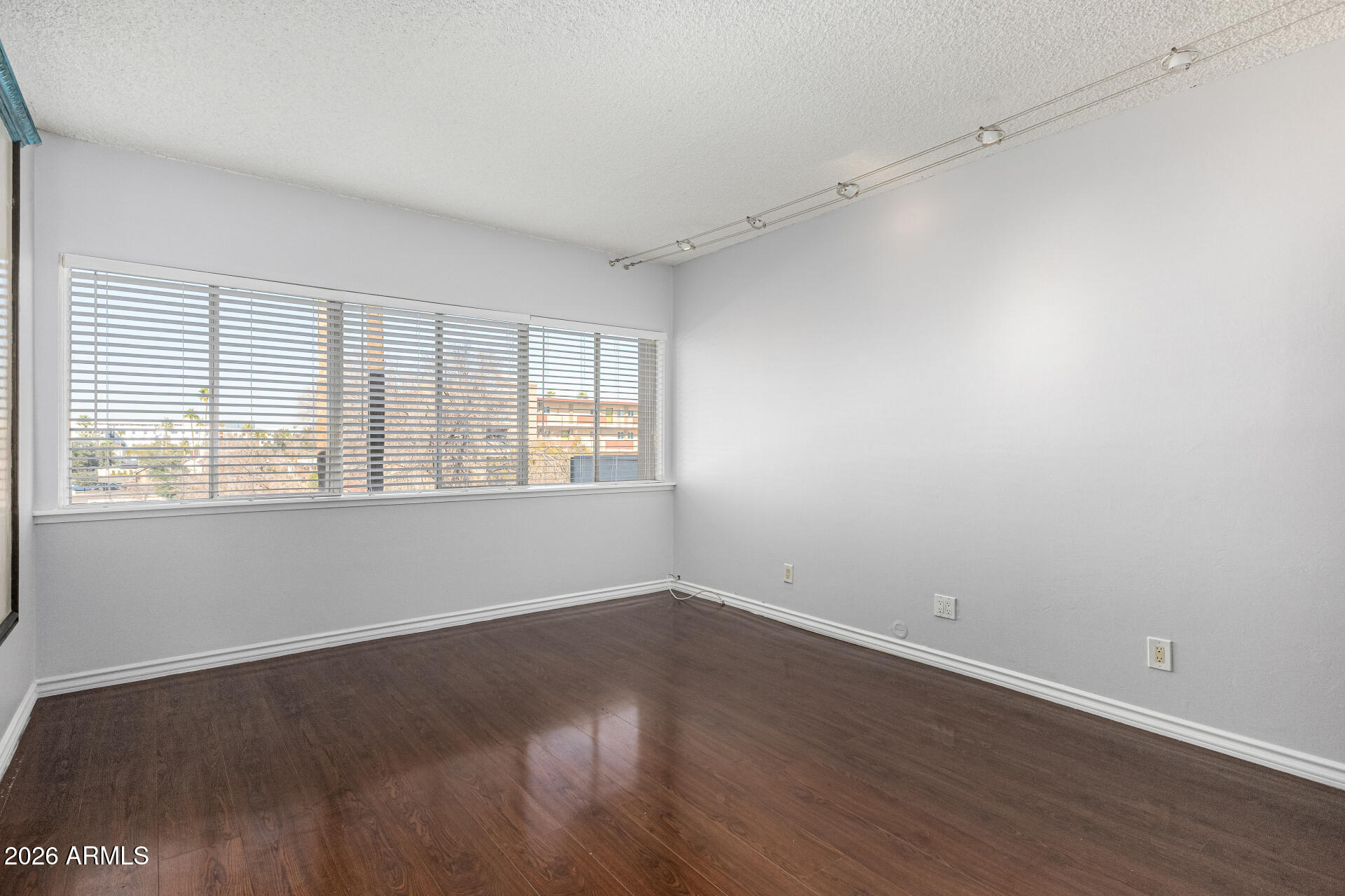 349 East Thomas Road, Unit E407 Phoenix, AZ 85012 - Photo 20 of 34 20-Thomas