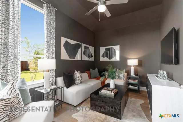 $643,549 | 4714 Clover Field, Marion, TX 78124