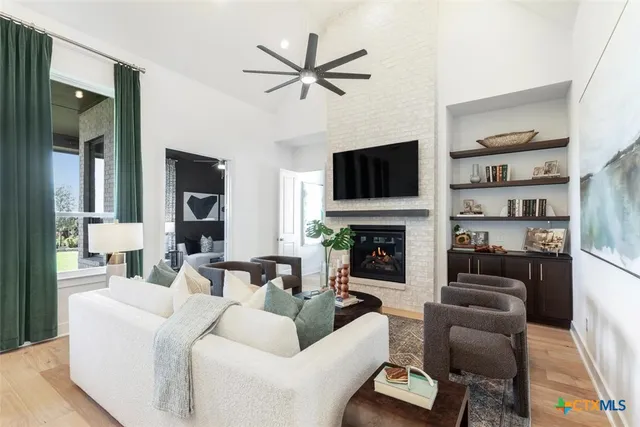 $643,549 | 4714 Clover Field, Marion, TX 78124