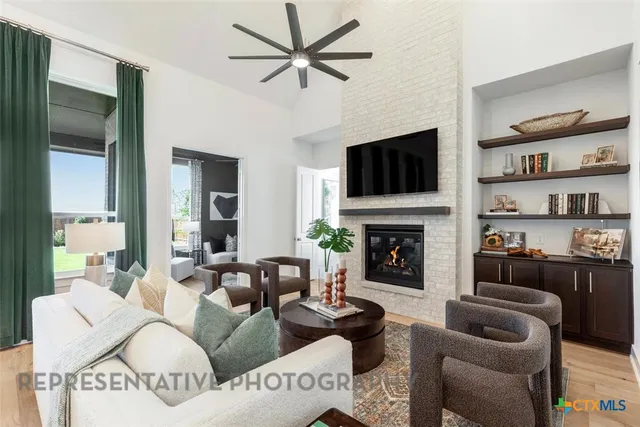 $643,549 | 4714 Clover Field, Marion, TX 78124