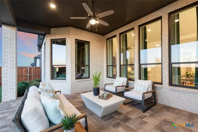 $643,549 | 4714 Clover Field, Marion, TX 78124