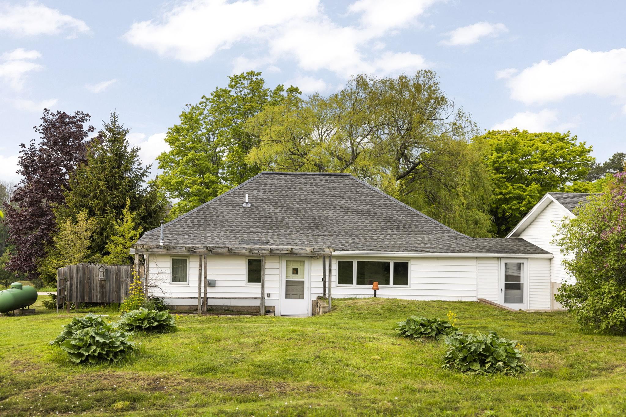 10487 Covey Road Honor, MI 49640 - Photo 29 of 48 1922494-de84c5d4-76b9-42ed-be34-bc8319e4abf8.JPG