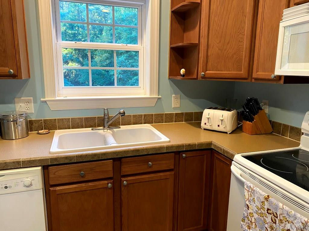 217 Legion Beach Road Columbia, NC 27925 - Photo 8 of 32 Gallery Image 8