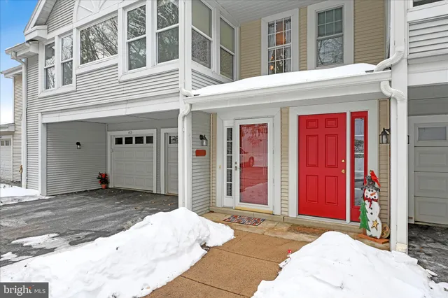 $255,000 | 401 Country Pl Drive, Lancaster, PA 17601