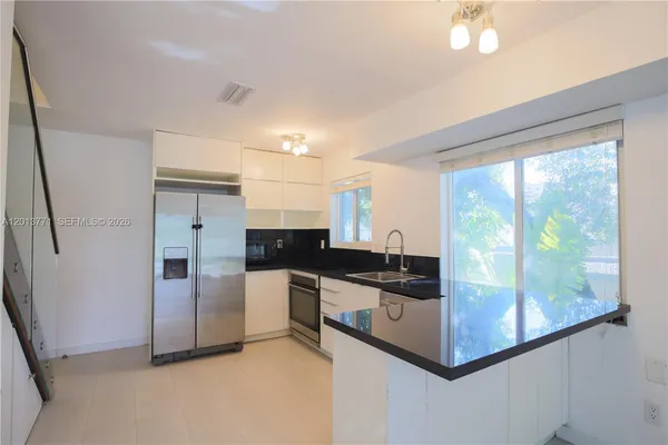 $2,875 | 3239 West Trade Avenue, Unit 9, Miami, FL 33133