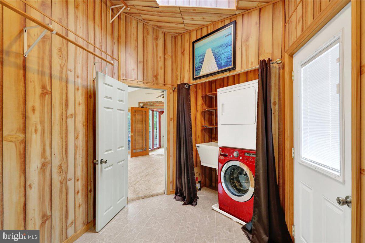 319 Rivervale Road Reading, PA 19605 - Photo 4 of 49