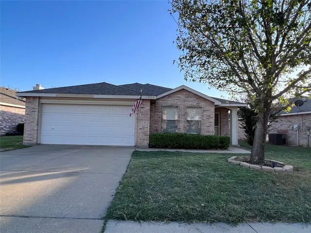 $1,895 | 5513 Wiltshire Drive, Fort Worth, TX 76135