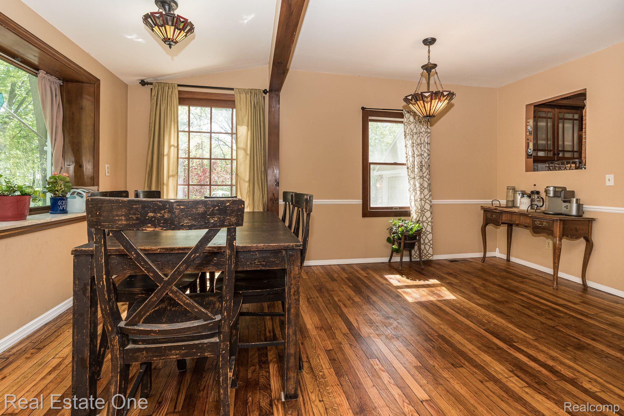 2466 Frankson Avenue Rochester, MI 48307 - Photo 23 of 48 Dining Room