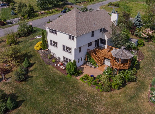 26 Spring Hill Road Belchertown, MA 01007 - Photo 3 of 30 Gallery Image 3