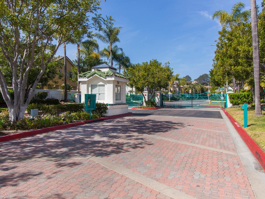 1813 Key Largo Road Vista, CA 92081 - Photo 2 of 25 Gallery Image 2