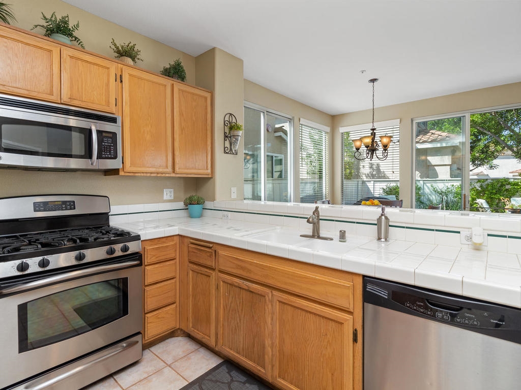 1813 Key Largo Road Vista, CA 92081 - Photo 12 of 25 Gallery Image 12