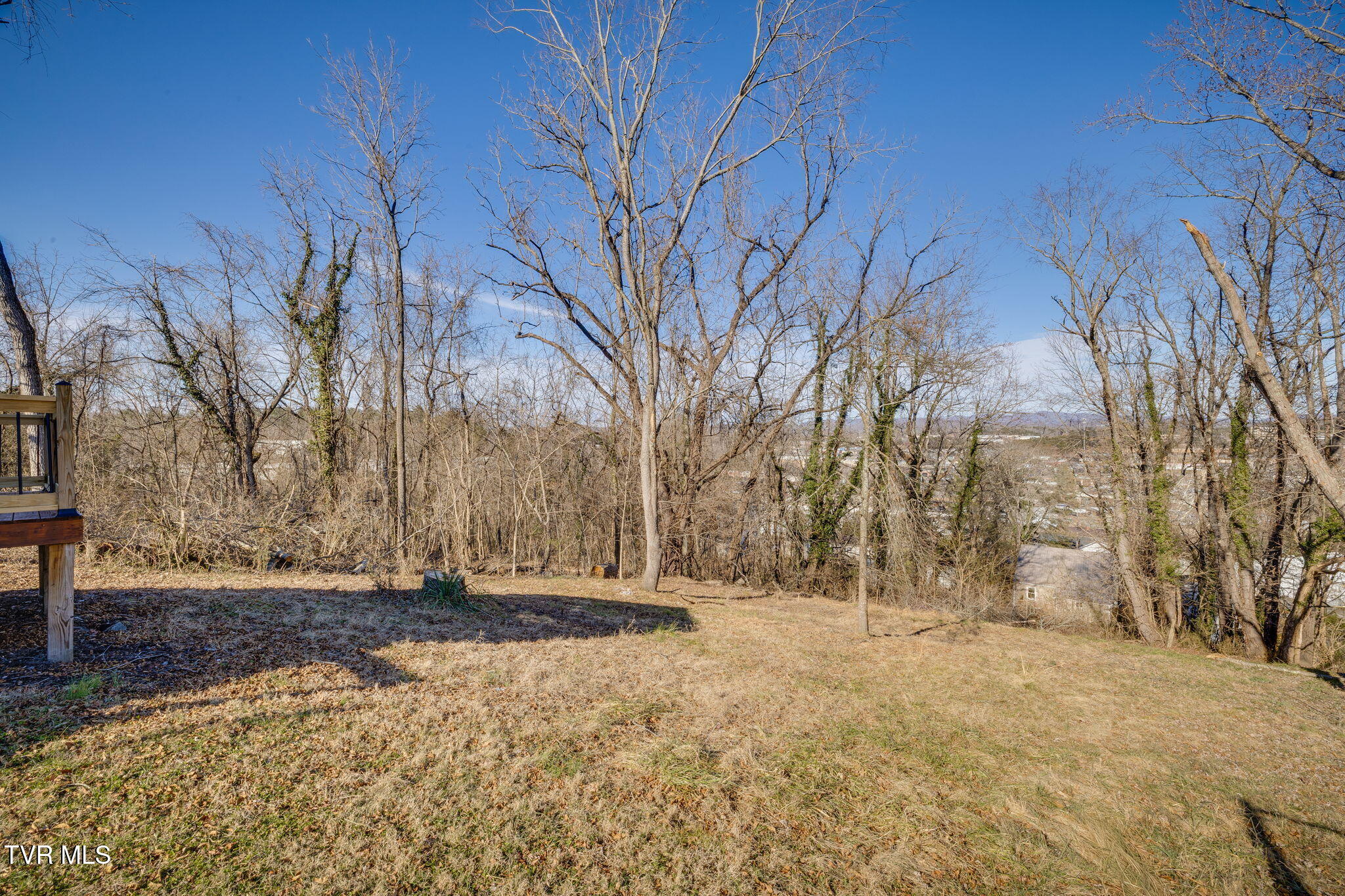 2404 Overlook Road Kingsport, TN 37664 - Photo 25 of 26 024