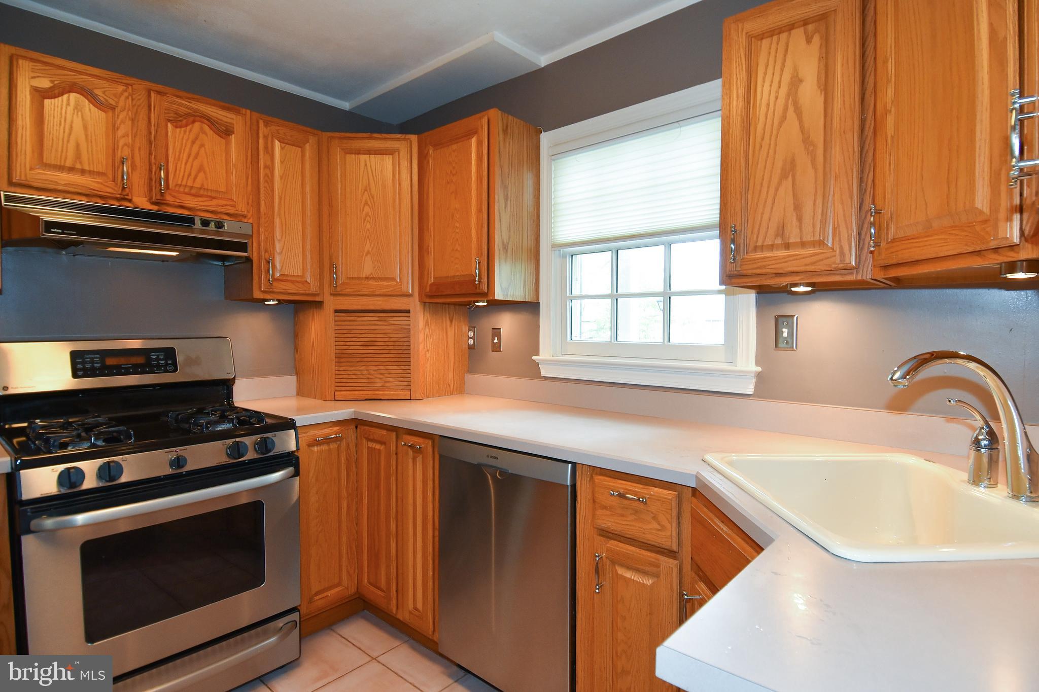 1531 Patrick Henry Drive Arlington, VA 22205 - Photo 11 of 33