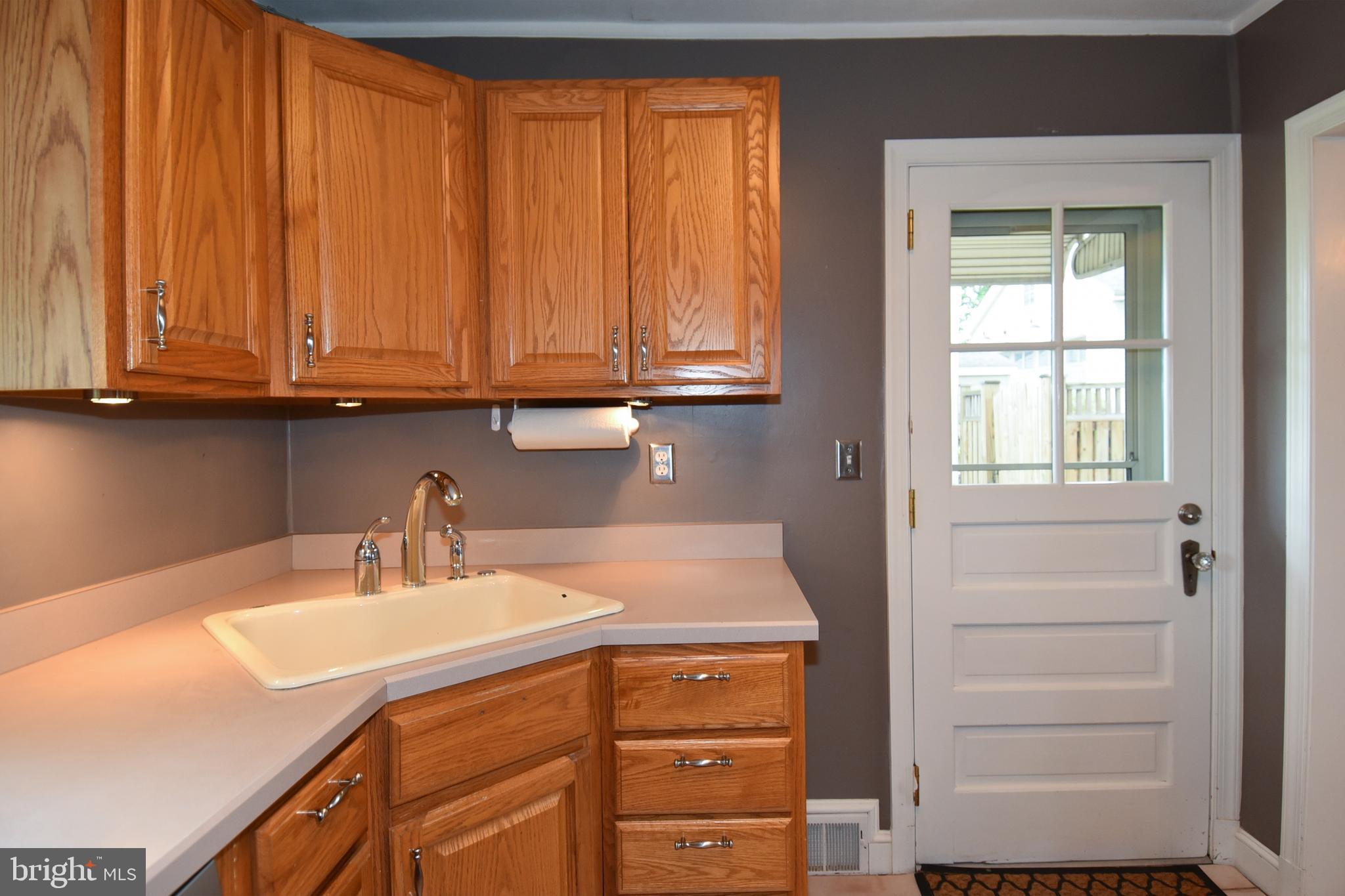 1531 Patrick Henry Drive Arlington, VA 22205 - Photo 13 of 33