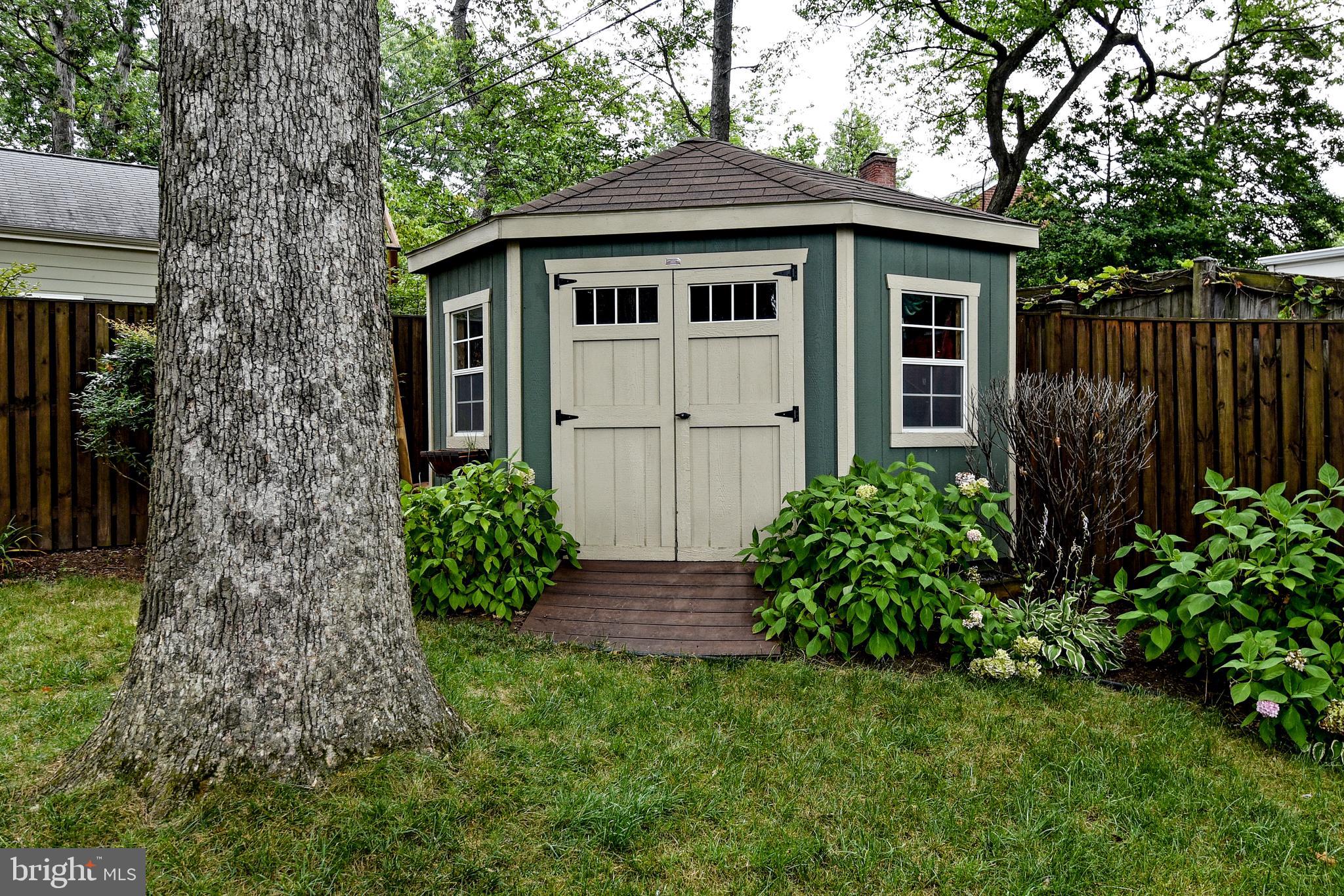 1531 Patrick Henry Drive Arlington, VA 22205 - Photo 27 of 33