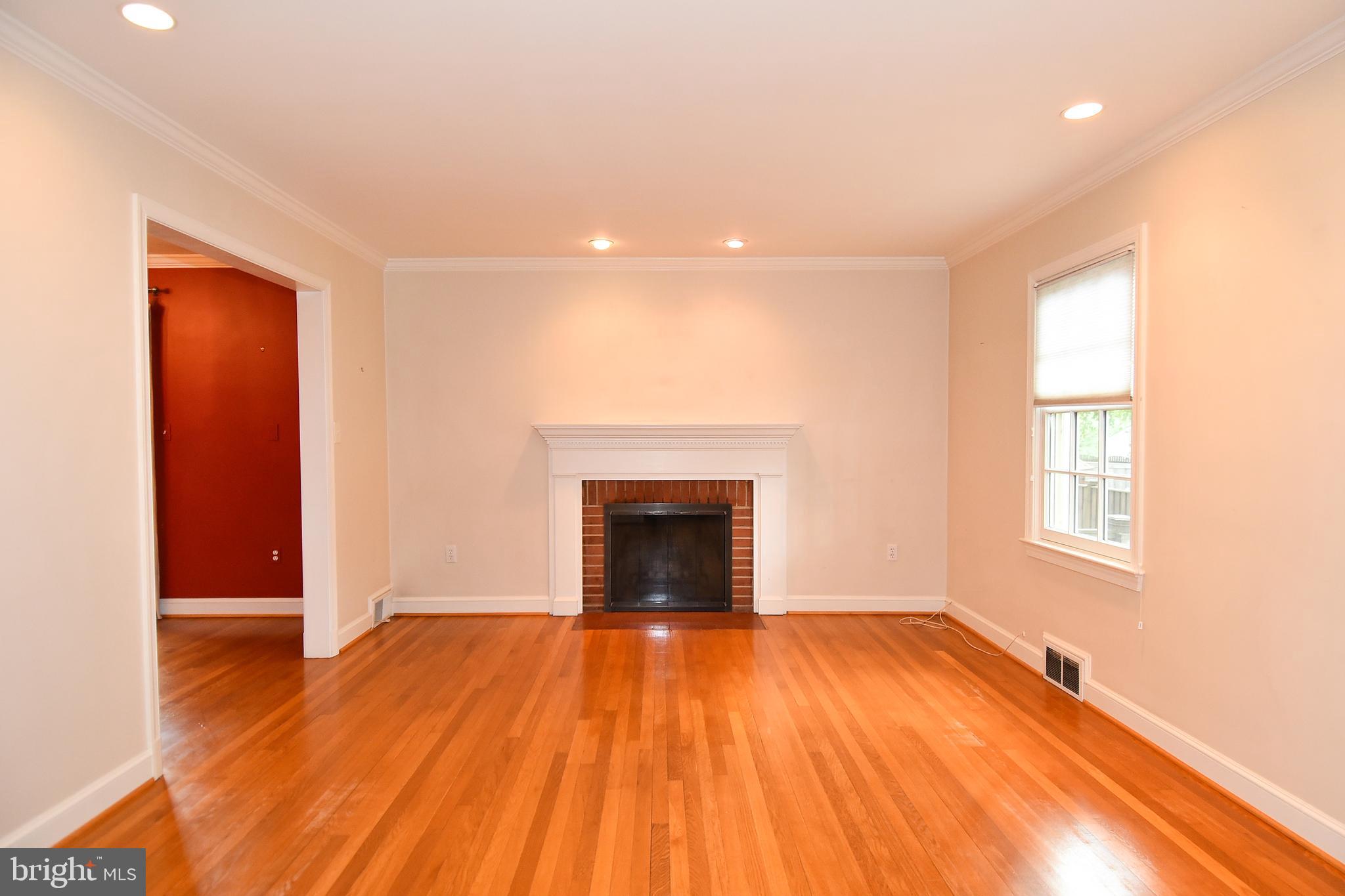 1531 Patrick Henry Drive Arlington, VA 22205 - Photo 3 of 33