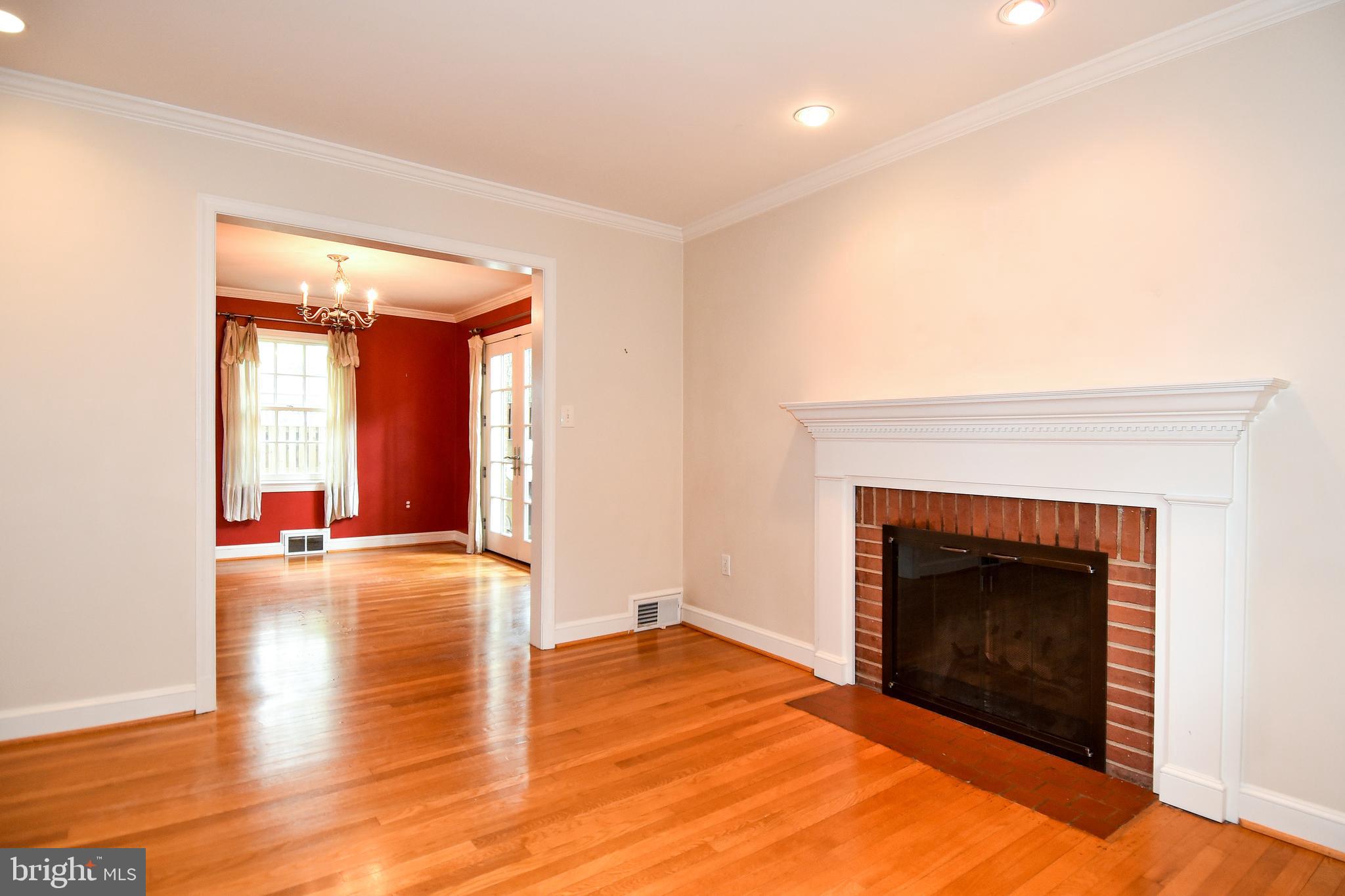 1531 Patrick Henry Drive Arlington, VA 22205 - Photo 4 of 33