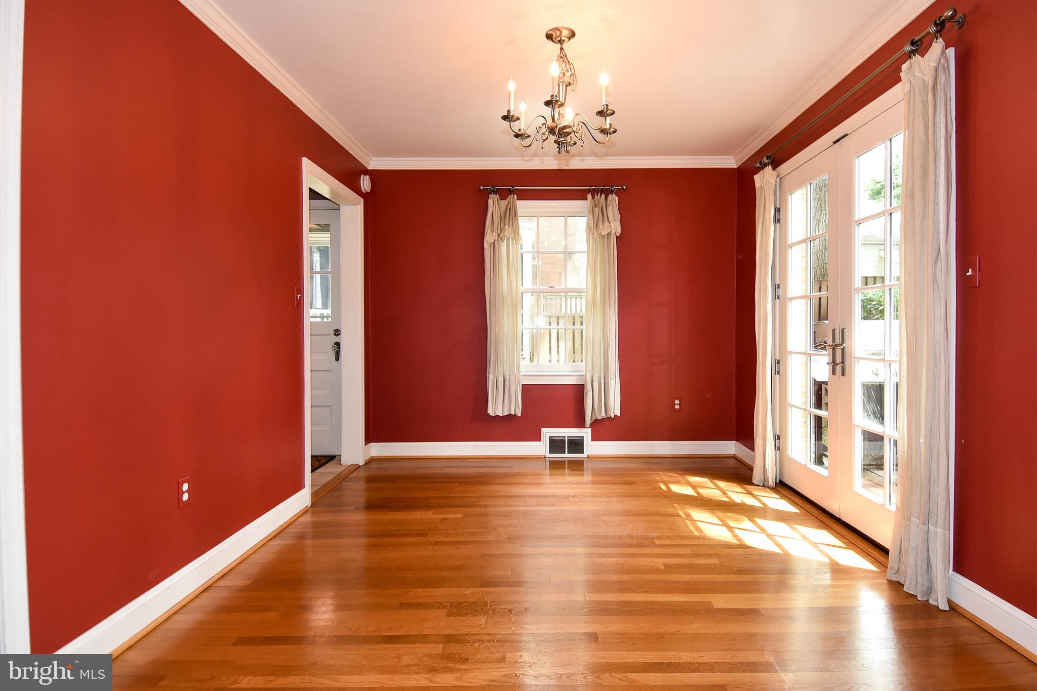 1531 Patrick Henry Drive Arlington, VA 22205 - Photo 8 of 33