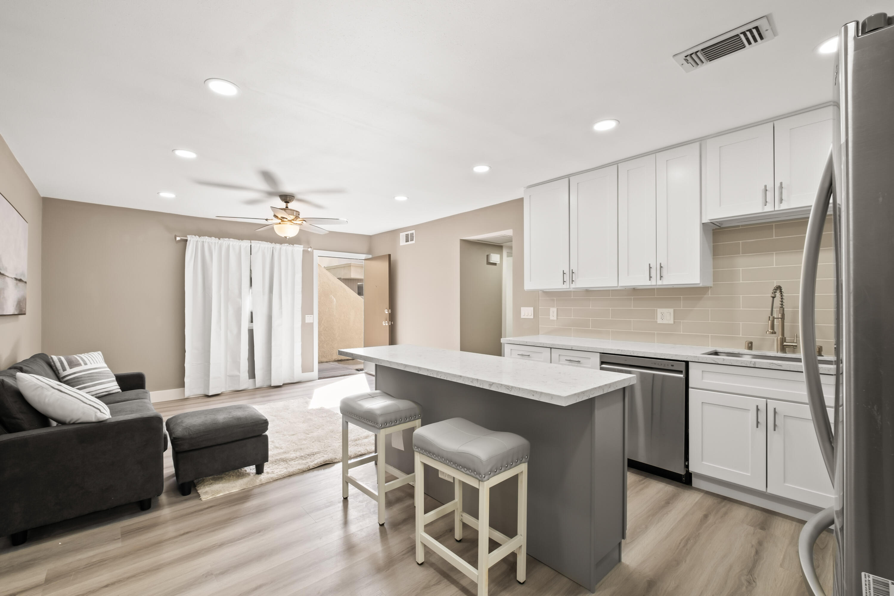 414 Bradshaw E Lane, Unit 64 Palm Springs, CA 92262 - Photo 3 of 23 Bradshaw Photos-10