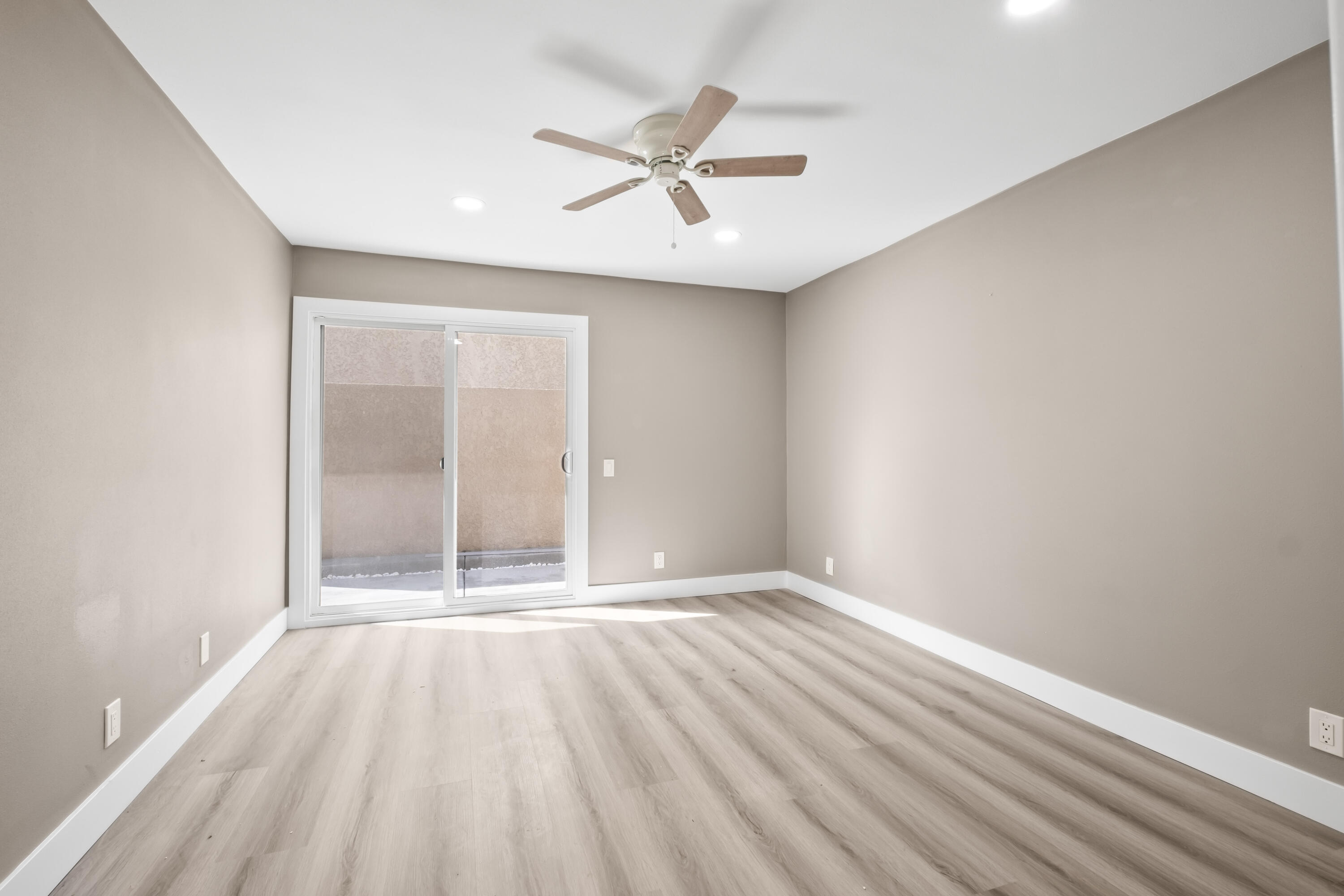 414 Bradshaw E Lane, Unit 64 Palm Springs, CA 92262 - Photo 10 of 23 Bradshaw Photos-18