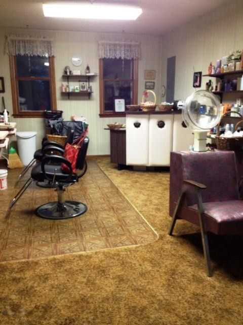 2020 North Saddler Road Luther, MI 49656 - Photo 20 of 34 Beauty Shop