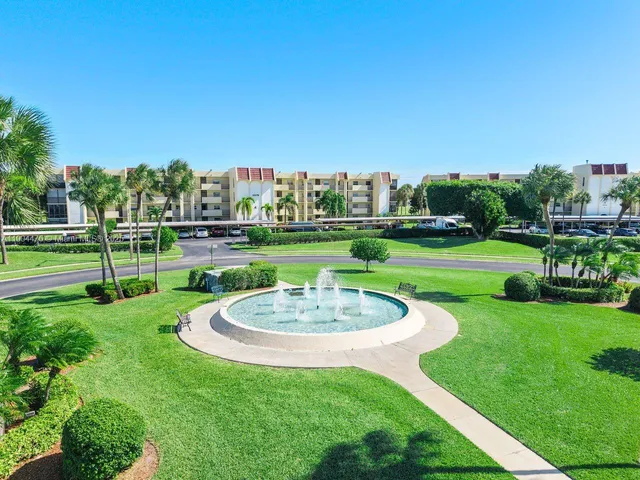 $249,000 | 23249 Barwood Lane North, Unit 102, Boca Raton, FL 33428