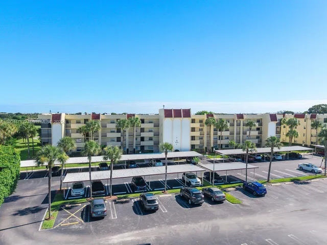 $249,000 | 23249 Barwood Lane North, Unit 102, Boca Raton, FL 33428