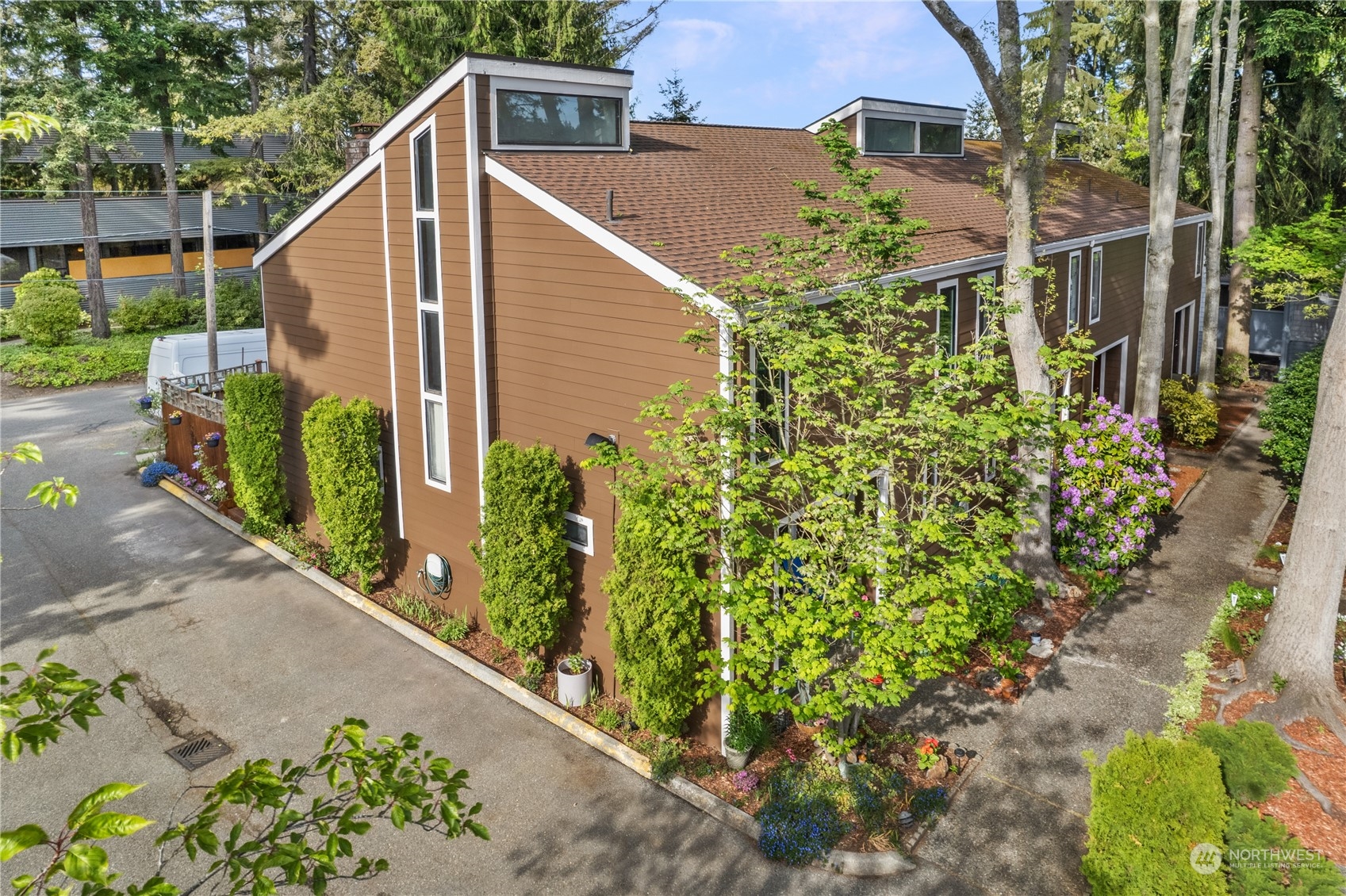 7516 218th Street Southwest, Unit 2 Edmonds, WA 98026 - Photo 1 of 21 Gallery Image 1