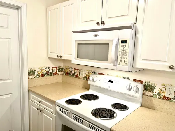 $205,000 | 250 Country Manor Drive, Unit A, Conway, SC 29526