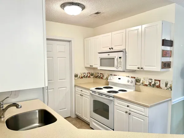 $205,000 | 250 Country Manor Drive, Unit A, Conway, SC 29526