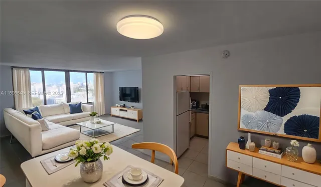 $2,300 | 1000 West Avenue, Unit 1204, Miami Beach, FL 33139