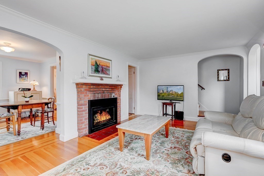 35 Princeton Road Arlington, MA 02474 - Photo 3 of 32