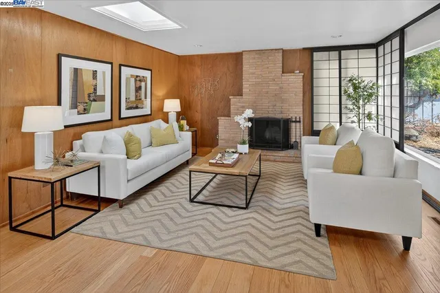 $940,000 | 19347 Parsons Avenue, Castro Valley, CA 94546