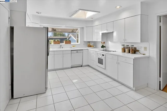 $940,000 | 19347 Parsons Avenue, Castro Valley, CA 94546