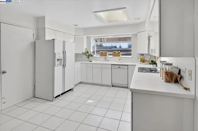 $940,000 | 19347 Parsons Avenue, Castro Valley, CA 94546