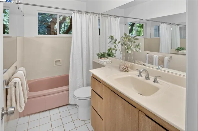 $940,000 | 19347 Parsons Avenue, Castro Valley, CA 94546