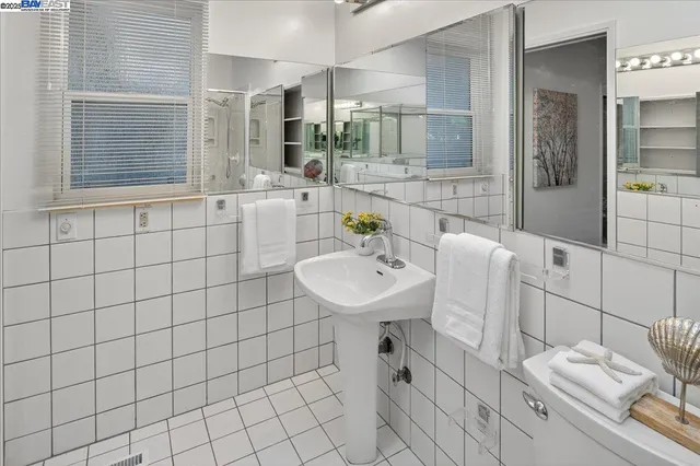 $940,000 | 19347 Parsons Avenue, Castro Valley, CA 94546