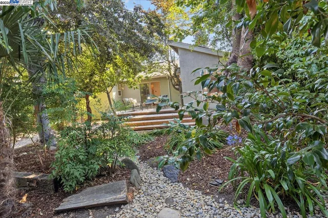 $940,000 | 19347 Parsons Avenue, Castro Valley, CA 94546