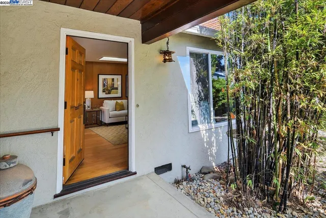 $940,000 | 19347 Parsons Avenue, Castro Valley, CA 94546