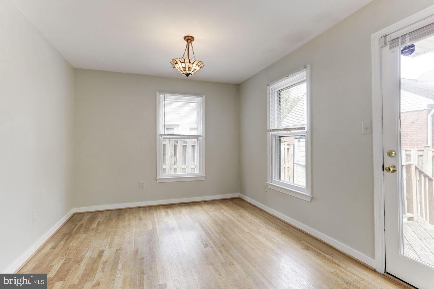 1759 North Cliff Street Alexandria, VA 22301 - Photo 12 of 28 Dining Room