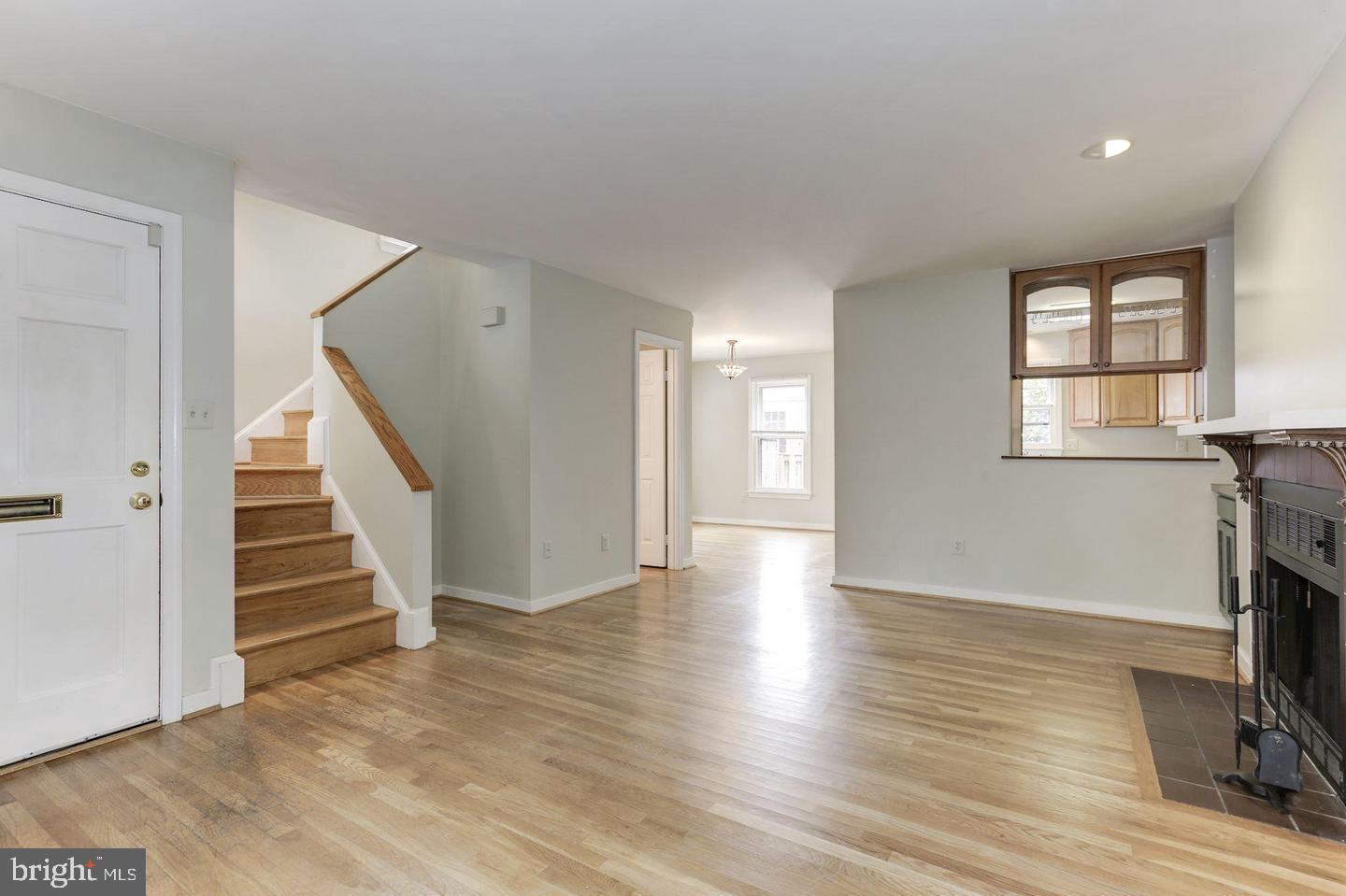 1759 North Cliff Street Alexandria, VA 22301 - Photo 6 of 28 Hdwds throughout