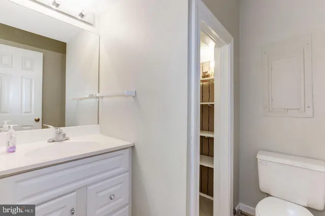 $4,100 | 1759 North Cliff Street, Alexandria, VA 22301